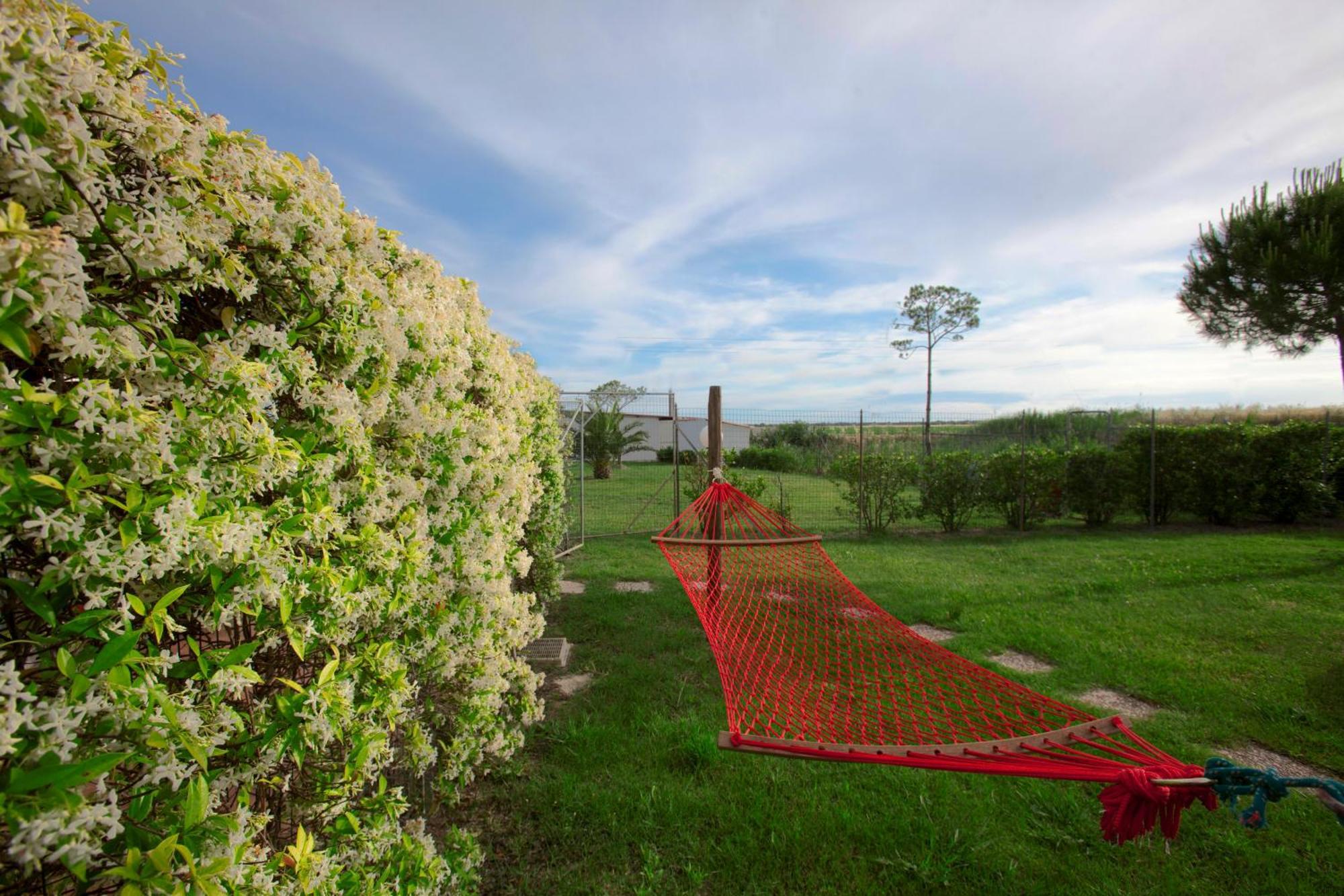 Fattoria Maremmana Aparthotel Marina di Grosseto Exteriör bild