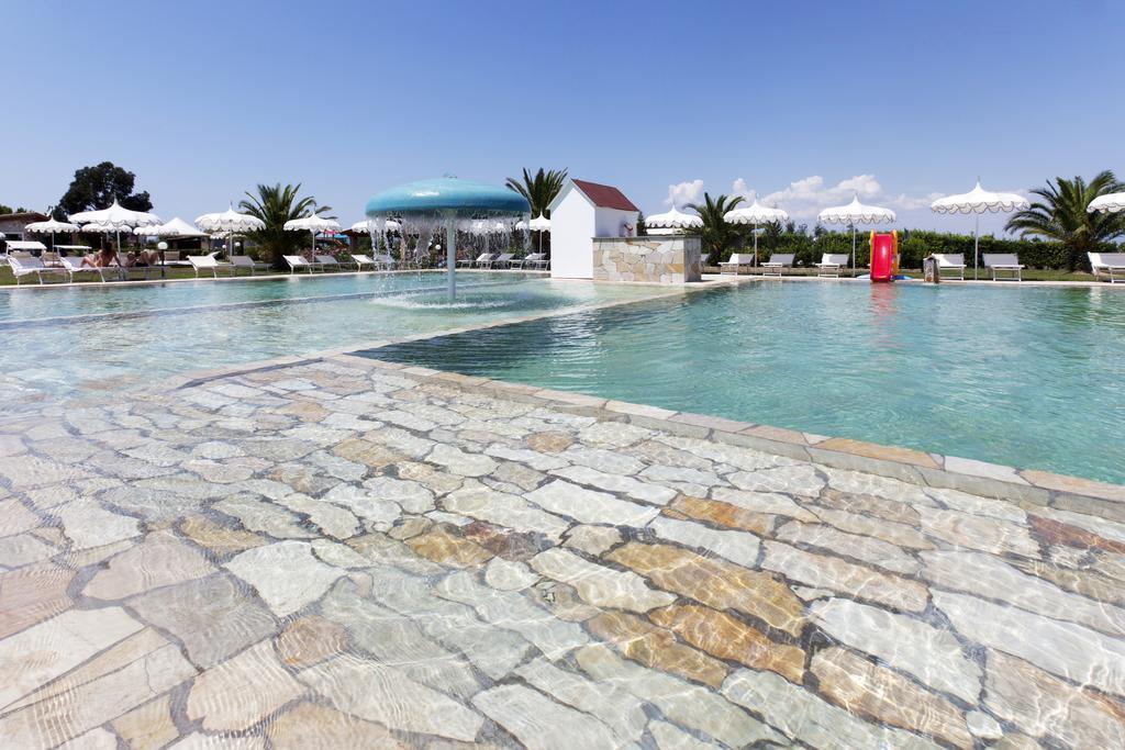 Fattoria Maremmana Aparthotel Marina di Grosseto Exteriör bild