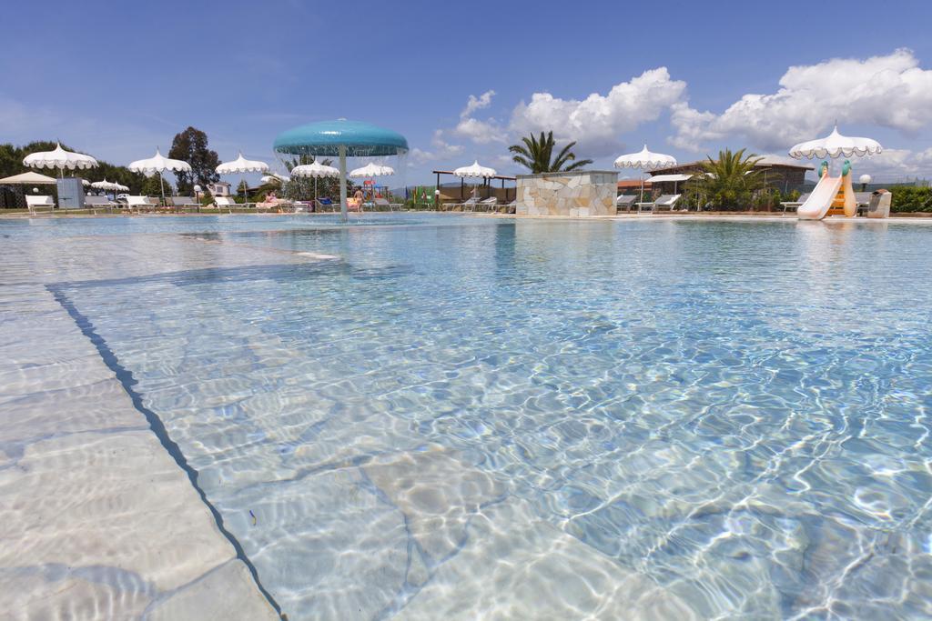 Fattoria Maremmana Aparthotel Marina di Grosseto Exteriör bild