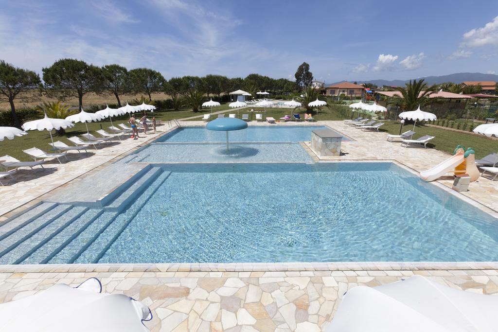 Fattoria Maremmana Aparthotel Marina di Grosseto Exteriör bild