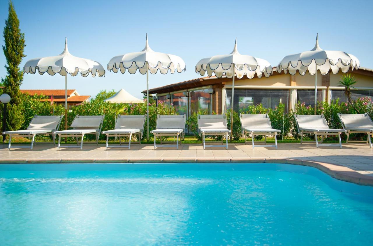 Fattoria Maremmana Aparthotel Marina di Grosseto Exteriör bild
